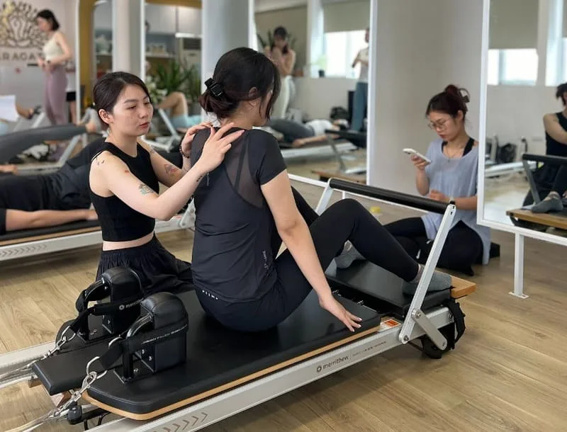 HLV Pilates giúp người tập hít thở đúng, kích hoạt đúng cơ và tránh sai tư thế