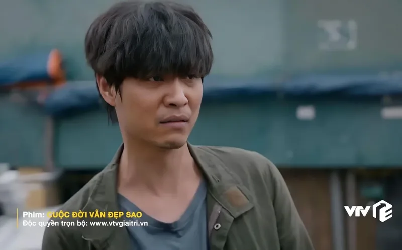 Khoảnh khắc xuất thần của nam diễn viên trên sân khấu kịch nói chuyên nghiệp.