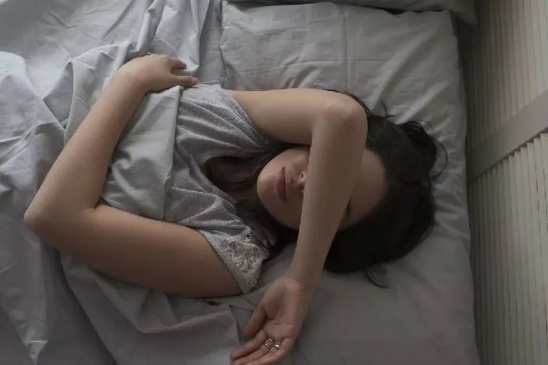 Mơ thấy người chết sống lại trò chuyện vui vẻ là tín hiệu tốt.