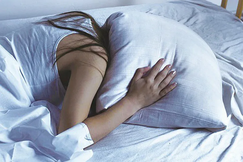 Duy trì lối sống lành mạnh giúp bạn cải thiện chất lượng giấc ngủ.